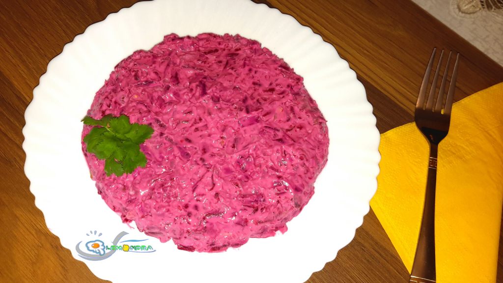 Çuğundur Salatı